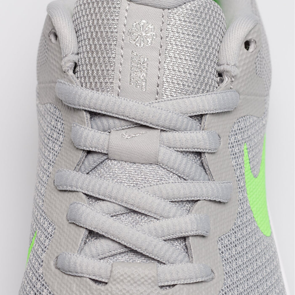 NIKE REVOLUTION 6